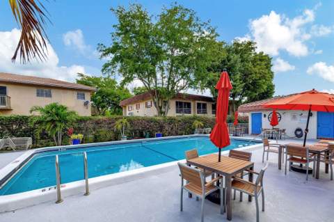 8605 W Sample Road #311, Coral Springs FL - photo 9 of 13