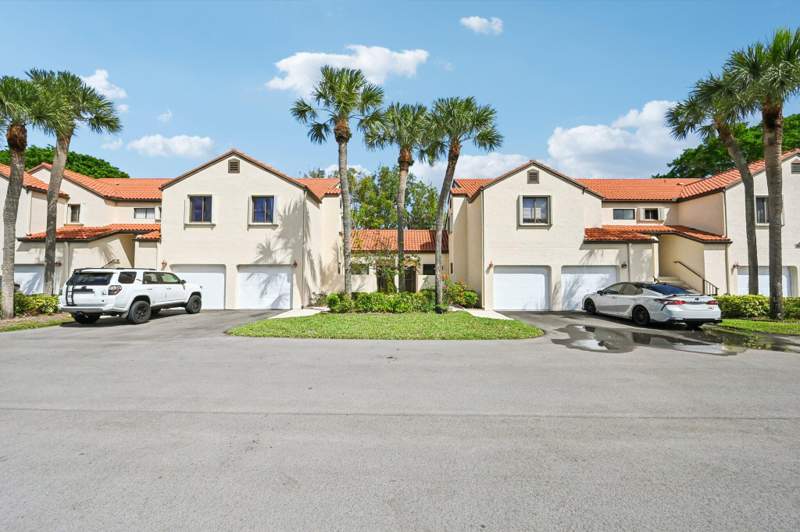 2 bedroom Condominium at 22 Via De Casas #103, South Lake Condo, Boynton Beach — photo 2