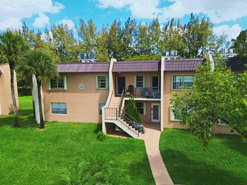 2 bedroom Condominium at 140 Lake Meryl Drive #Apt 233, Golden Lakes Village, West Palm Beach — photo 3