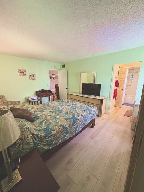 140 Lake Meryl Drive #Apt 233, West Palm Beach FL - photo 15 of 34