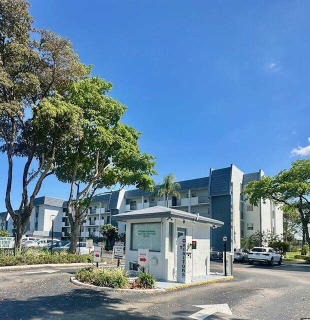 2 bedroom Condominium at 6080 NW 44th Street #205, The Greens Of Inverrary, Lauderhill — photo 5