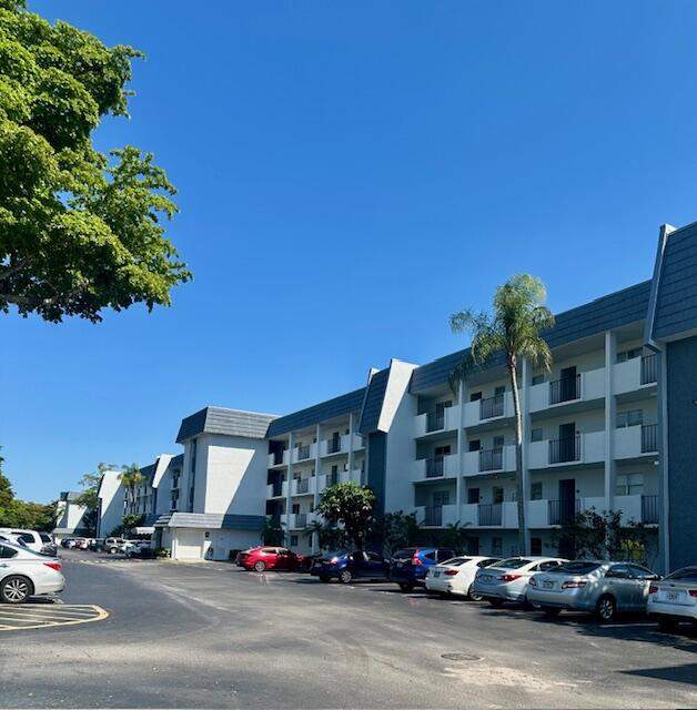 2 bedroom Condominium at 6080 NW 44th Street #205, The Greens Of Inverrary, Lauderhill — photo 3