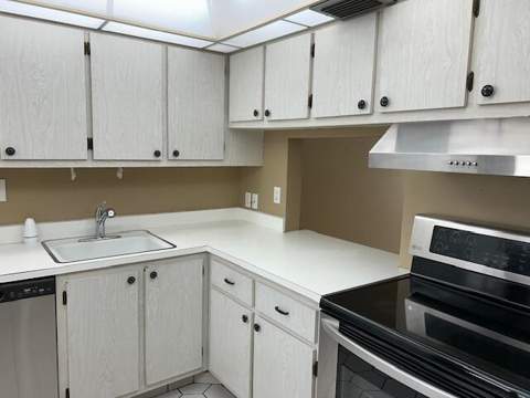 160 Lake Gloria Drive #160, West Palm Beach FL - photo 6 of 47