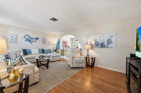 4176 SE Fairway Court, Stuart FL - photo 6 of 47