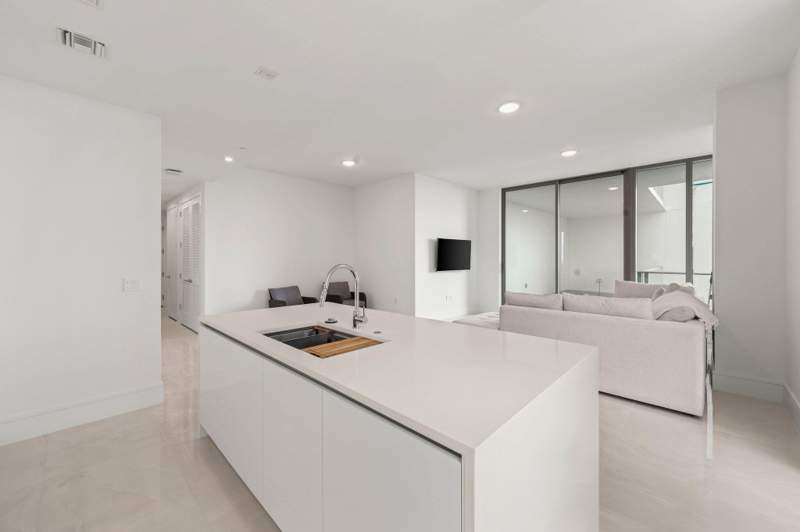 1 bedroom Condominium at 220 Lake Shore Drive #1125, Nautilus 220, Lake Park — photo 3