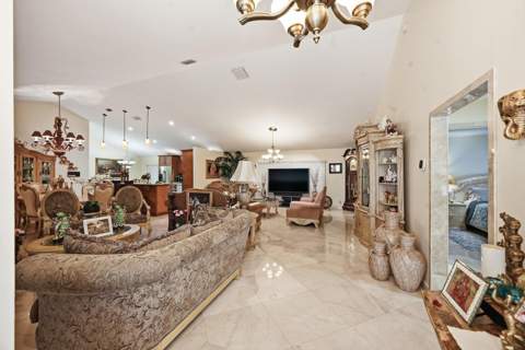 5884 Laurel Green Circle, Boynton Beach FL - photo 6 of 48