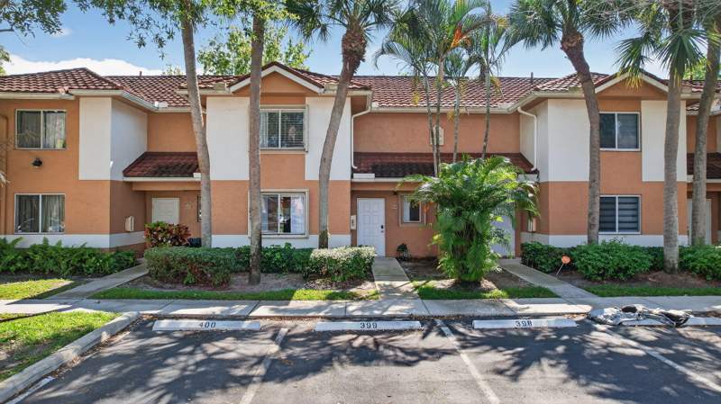 3 bedroom Townhouse at 807 NW 91st Terrace #807, Colonnades Condo, Plantation — photo 2