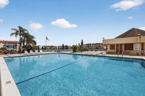 8051 N Sunrise Lakes Drive #307, Sunrise FL - photo 24 of 30