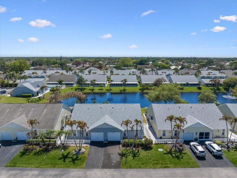 2 bedroom Villa at 2538 SE Tropical East Circle, Tropical East, Port St. Lucie — photo 2