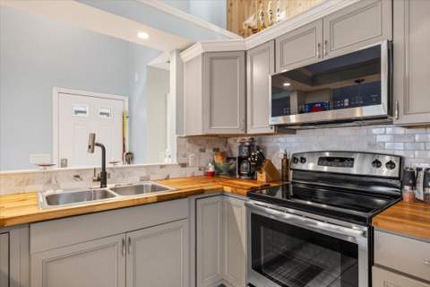 2538 SE Tropical East Circle, Port St. Lucie FL - photo 11 of 27