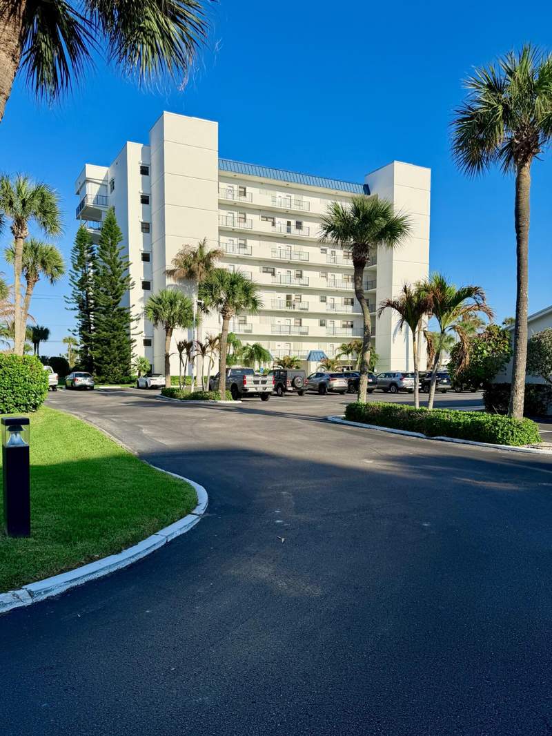 2 bedroom Condominium at 5151 N Hwy A1a #212, Ocean Harbour Condominium A, Fort Pierce — photo 4