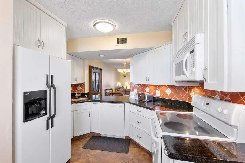 2 bedroom Condominium at 116 Lake Emerald Drive #403, Lake Emerald Condominium No Six, Oakland Park — photo 5