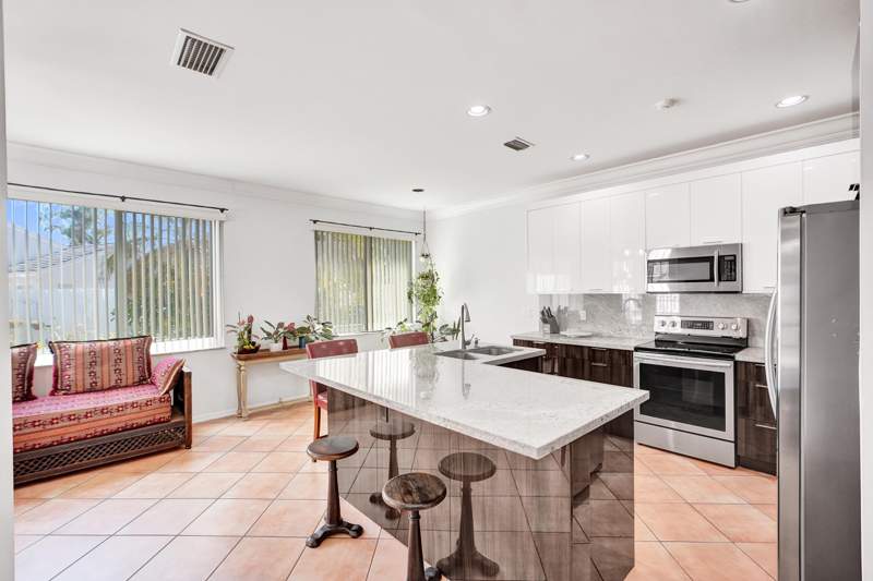 5 bedroom Single Family Residence at 873 Stanton Drive, Sector 4 North, Weston — photo 4