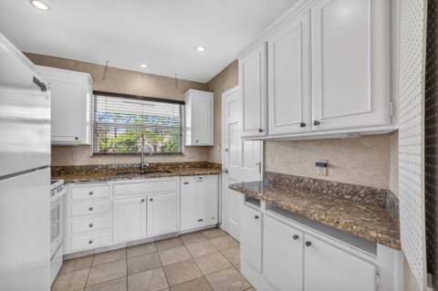 478 Tequesta Drive #205, Tequesta FL - photo 8 of 50