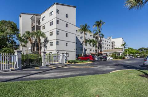 701 NW 19th Street #401, Fort Lauderdale FL - photo 15 of 47