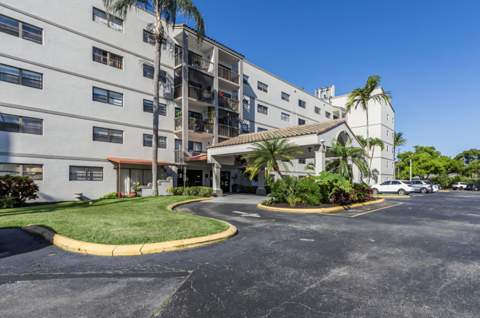 701 NW 19th Street #401, Fort Lauderdale FL - photo 16 of 47