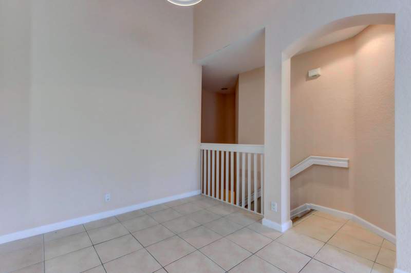 2 bedroom Townhouse at 3061 Laurel Ridge Circle, Thousand Oaks, Riviera Beach — photo 5