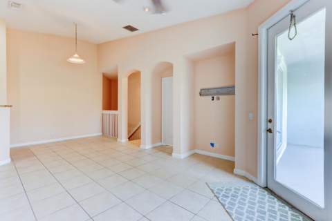 3061 Laurel Ridge Circle, Riviera Beach FL - photo 6 of 20