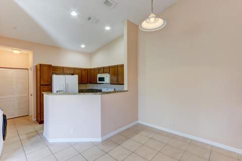 3061 Laurel Ridge Circle, Riviera Beach FL - photo 9 of 20
