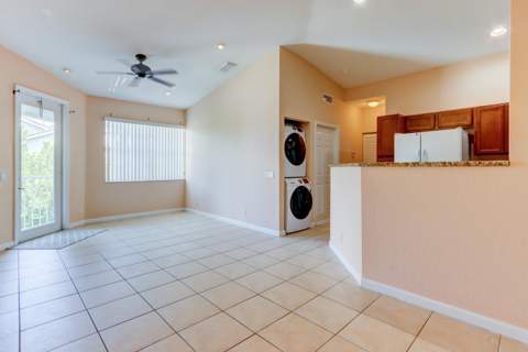 3061 Laurel Ridge Circle, Riviera Beach FL - photo 11 of 20