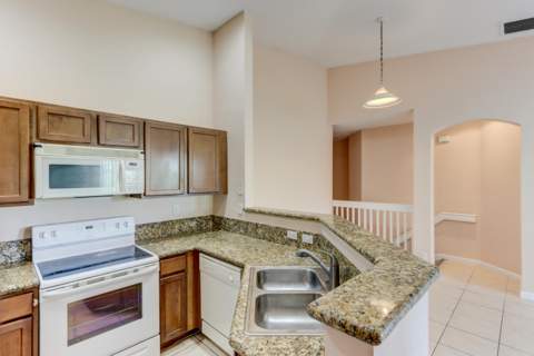 3061 Laurel Ridge Circle, Riviera Beach FL - photo 13 of 20