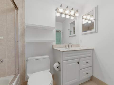 480 Horizons #208, Boynton Beach FL - photo 18 of 41