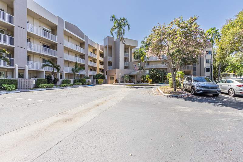 2 bedroom Condominium at 7552 Trent Drive #301, Trent , Tamarac — photo 3