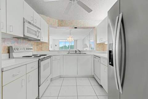 7552 Trent Drive #301, Tamarac FL - photo 10 of 35
