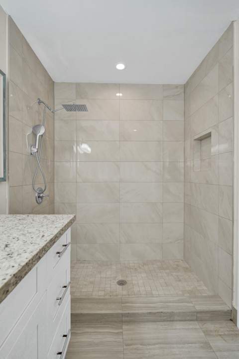131 NE 51st Street, Oakland Park FL - photo 18 of 22