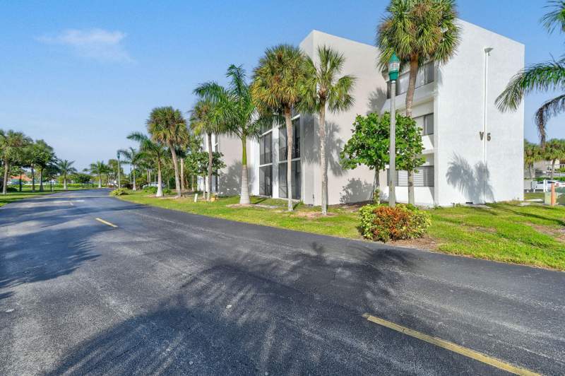2 bedroom Condominium at 1605 S Us Highway 1 #301v6, Jupiter Ocean And Racquet Club, Jupiter — photo 3