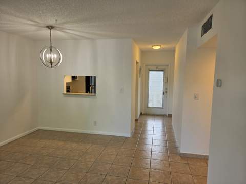 3400 NW 48th Avenue #512, Lauderdale Lakes FL - photo 7 of 31