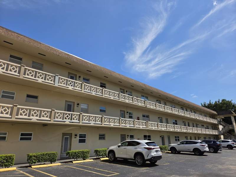2 bedroom Condominium at 3400 NW 48th Avenue #512, Umbra Gardens Condo, Lauderdale Lakes — photo 2