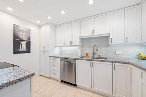 5420 N Ocean Drive #Ph2, Riviera Beach FL - photo 7 of 34