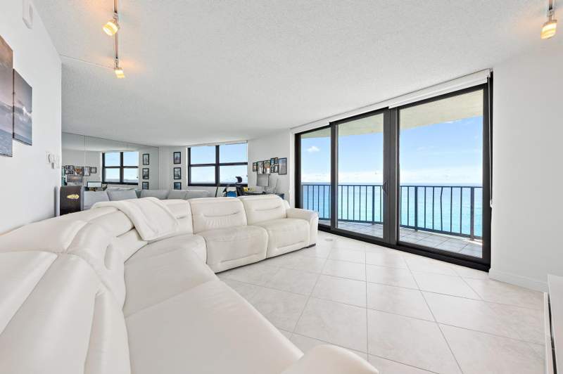 2 bedroom Condominium at 5420 N Ocean Drive #Ph2, Connemara Condo, Riviera Beach — photo 5
