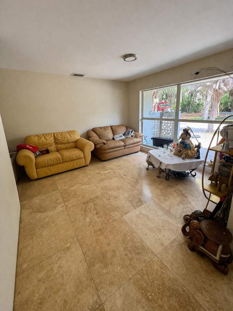 5 bedroom Single Family Residence at 481 S 56th Ter Terrace, Model Land Co, West Palm Beach — photo 2