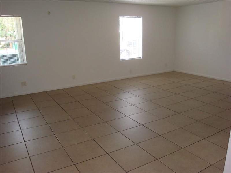 4 bedroom Townhouse at 1633 W 28th Street #B, Acrehome Park, Riviera Beach — photo 2