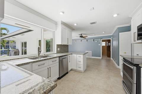2810 NE 52nd Street, Fort Lauderdale FL - photo 6 of 56
