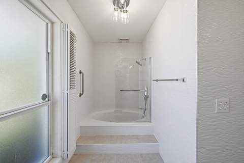2810 NE 52nd Street, Fort Lauderdale FL - photo 12 of 56