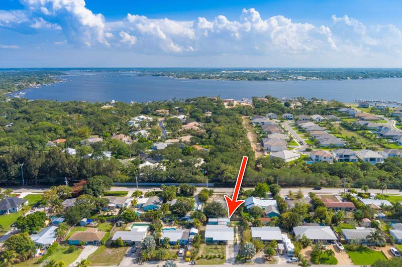 2 bedroom Single Family Residence at 2574 NE Roberta Street, South Jensen Heights, Jensen Beach — photo 2