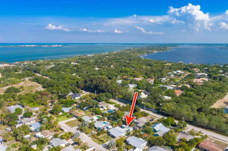 2 bedroom Single Family Residence at 2574 NE Roberta Street, South Jensen Heights, Jensen Beach — photo 4
