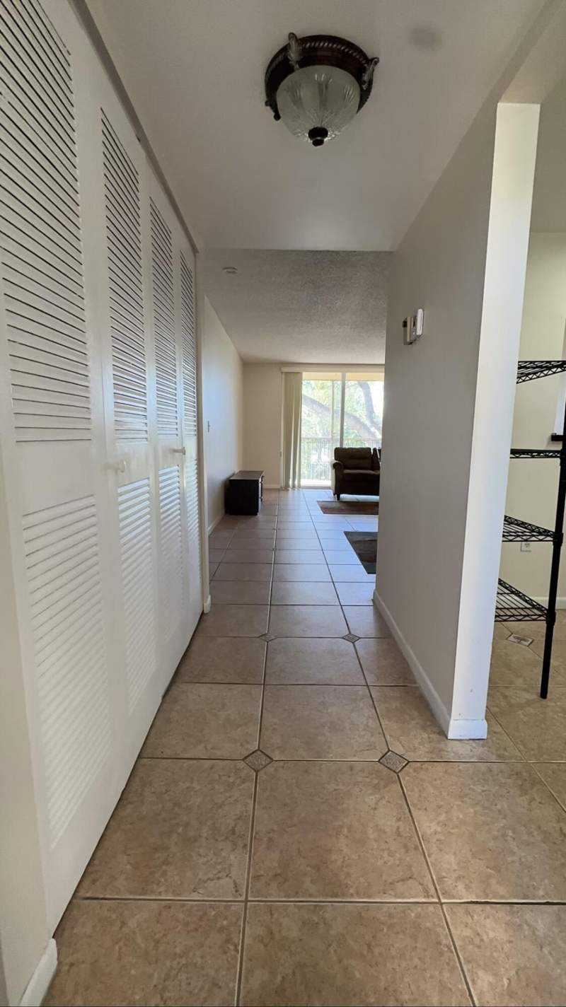 1 bedroom Condominium at 6770 Royal Palm Boulevard #207l, Royal Park Gardens Ii-L Condo, Margate — photo 4