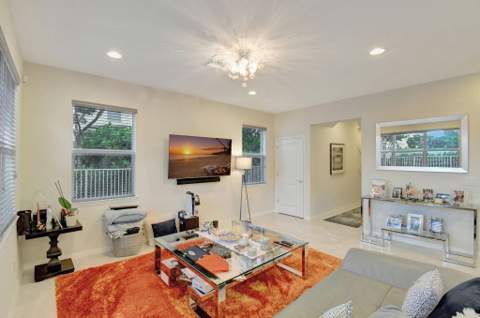 1105 Banyan Drive, Hollywood FL - photo 9 of 40