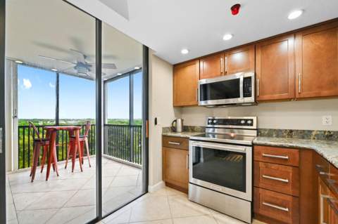 5951 Wellesley Park Drive #Apt 702, Boca Raton FL - photo 6 of 27