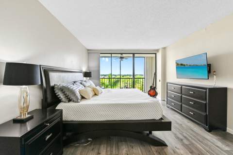 5951 Wellesley Park Drive #Apt 702, Boca Raton FL - photo 12 of 27
