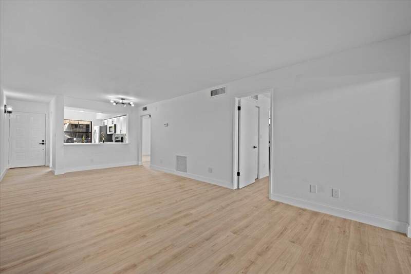 2 bedroom Condominium at 13369 Touchstone Place #101, Pinewood Condos, Palm Beach Gardens — photo 5