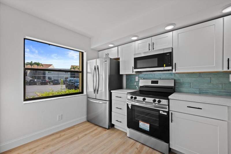 2 bedroom Condominium at 13369 Touchstone Place #101, Pinewood Condos, Palm Beach Gardens — photo 3