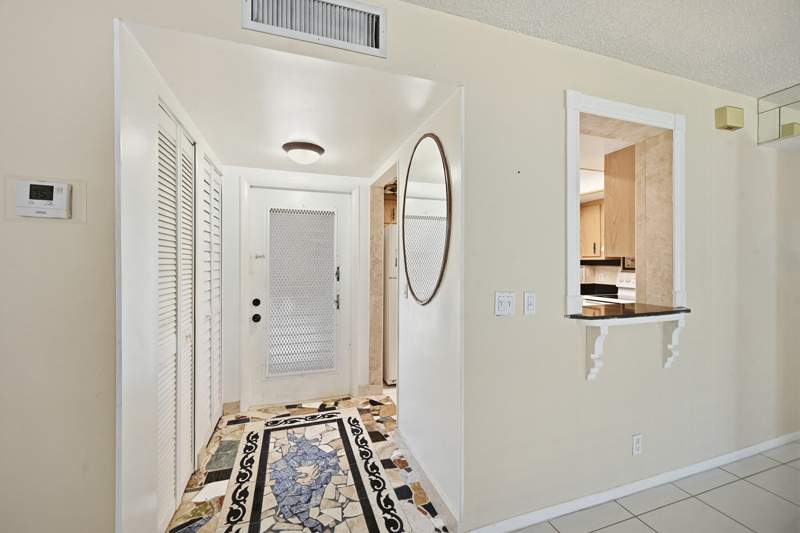 2 bedroom Condominium at 6525 S Oriole Boulevard, Villages Of Oriole Deauville Condo, Delray Beach — photo 2