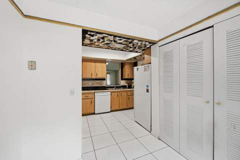 6525 S Oriole Boulevard, Delray Beach FL - photo 6 of 29