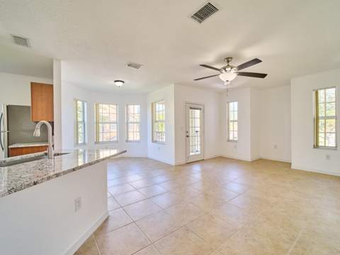 140 SW Peacock Boulevard #21-202, Port St. Lucie FL - photo 6 of 31