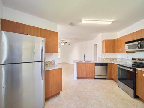 140 SW Peacock Boulevard #21-202, Port St. Lucie FL - photo 12 of 31
